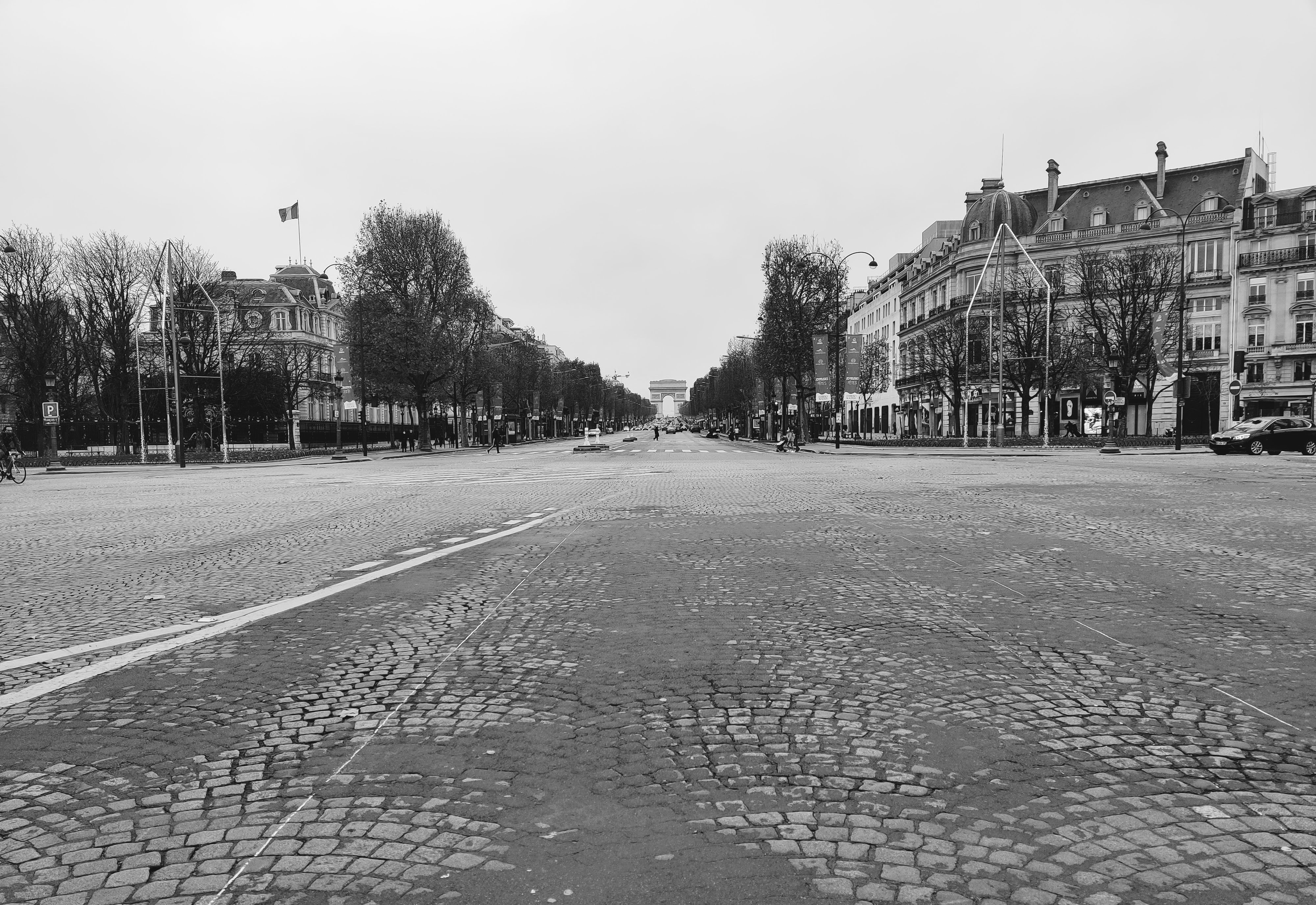 Champs Elysées, Black and White