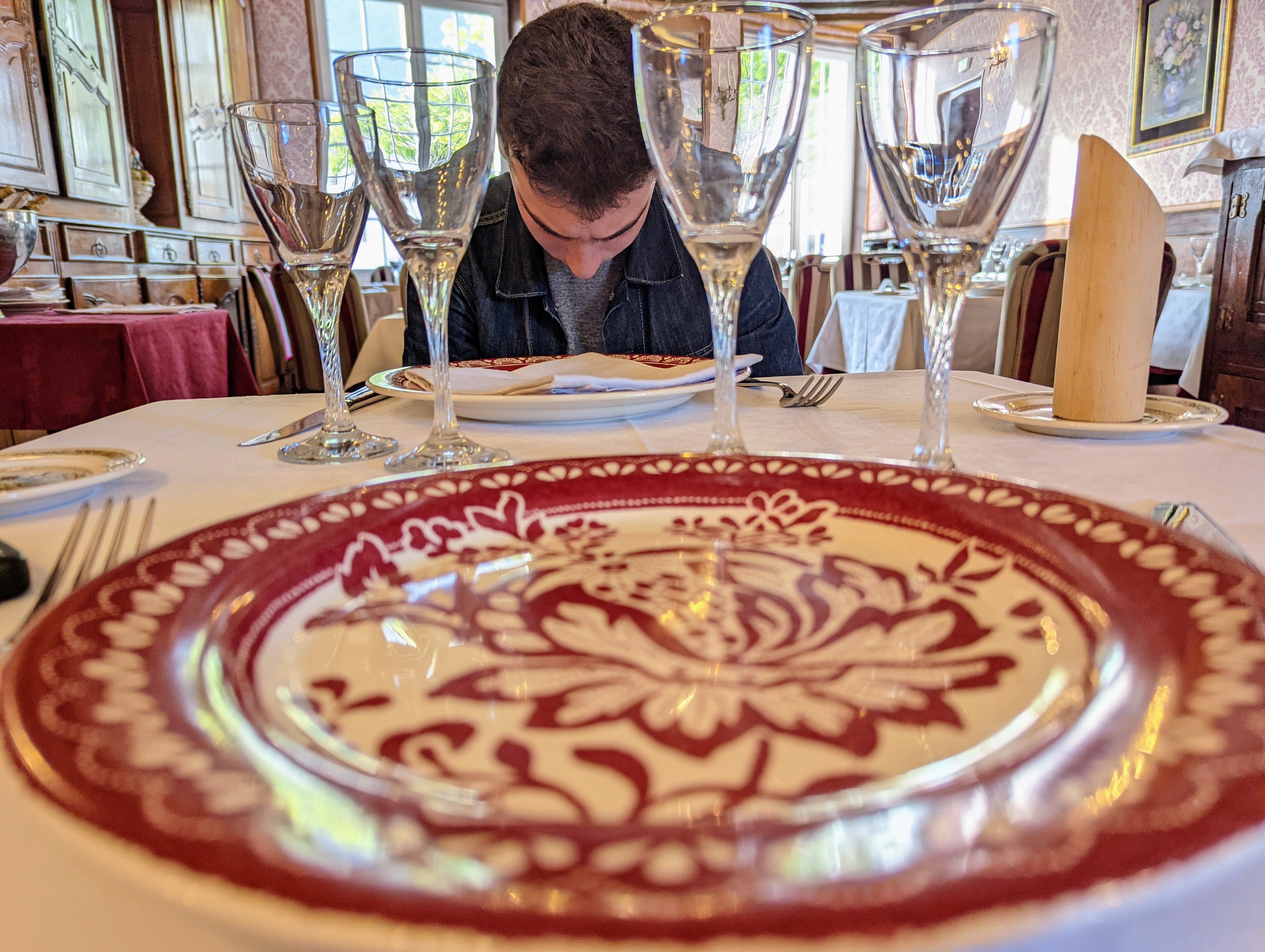 La tête dans le plat