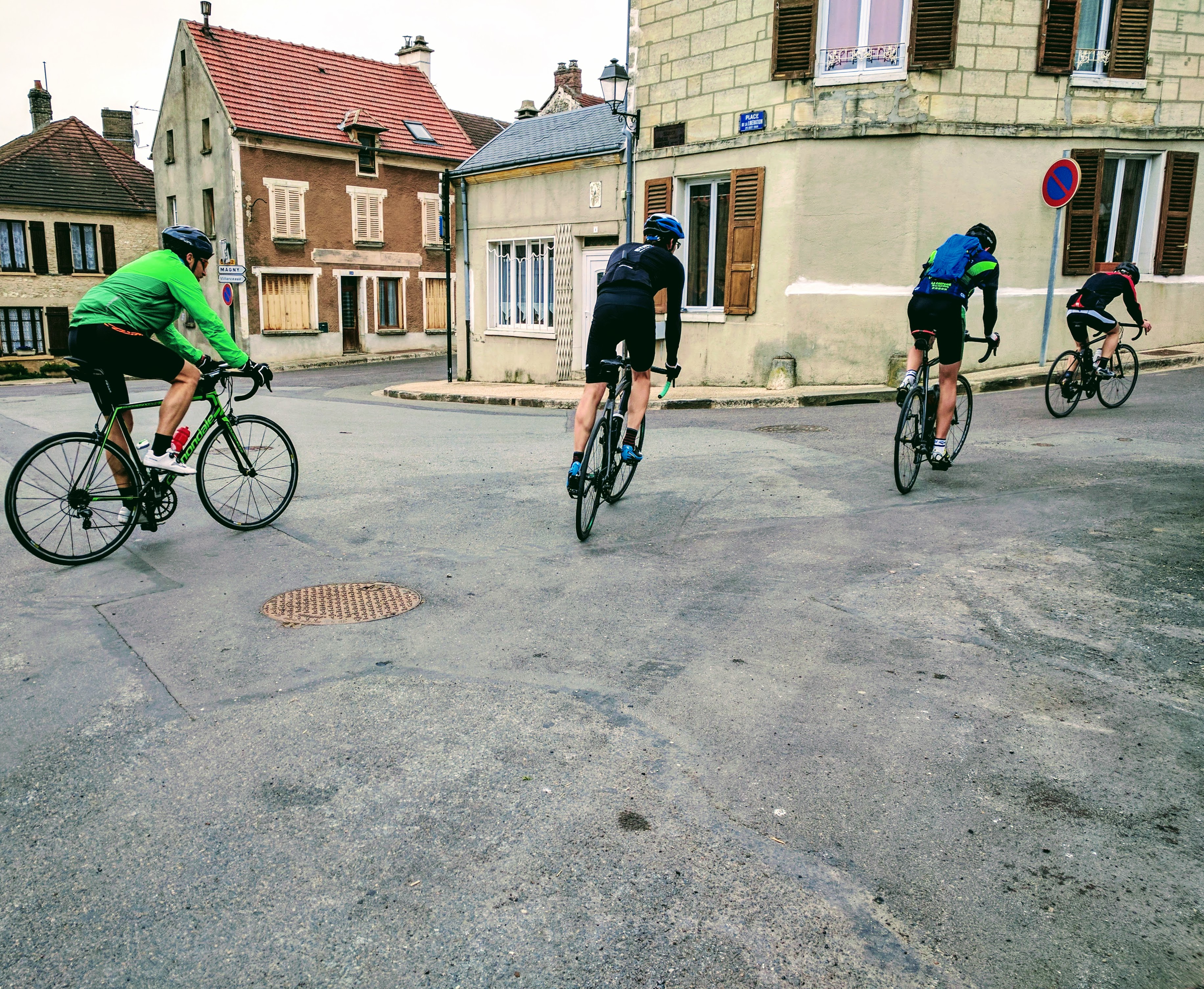 En danseuse before the hills