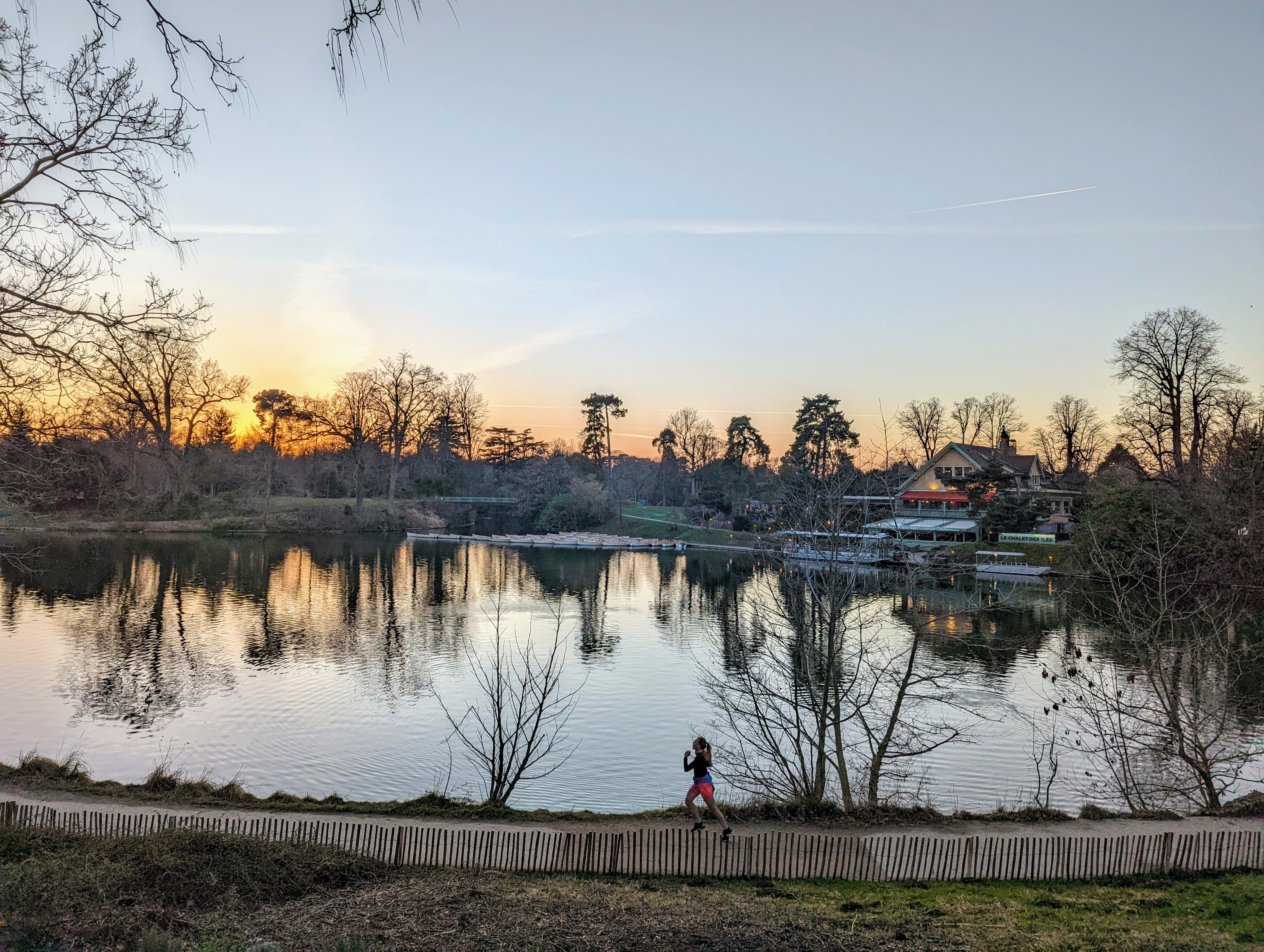 Sunset run in Bois de Boulogne